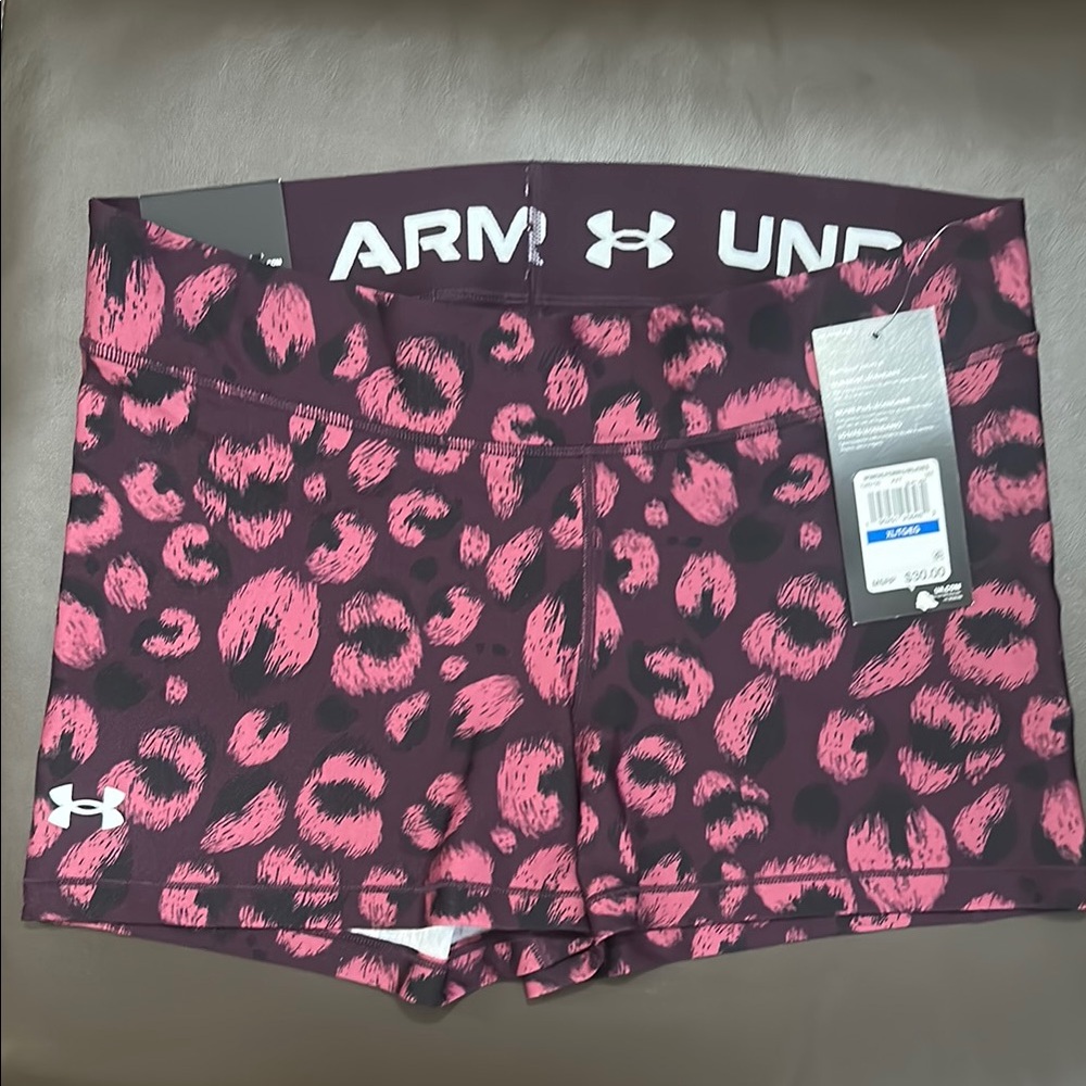 Under Armour Women's
HeatGear Mid Rise 3" Shorts Polaris Purple Leopard